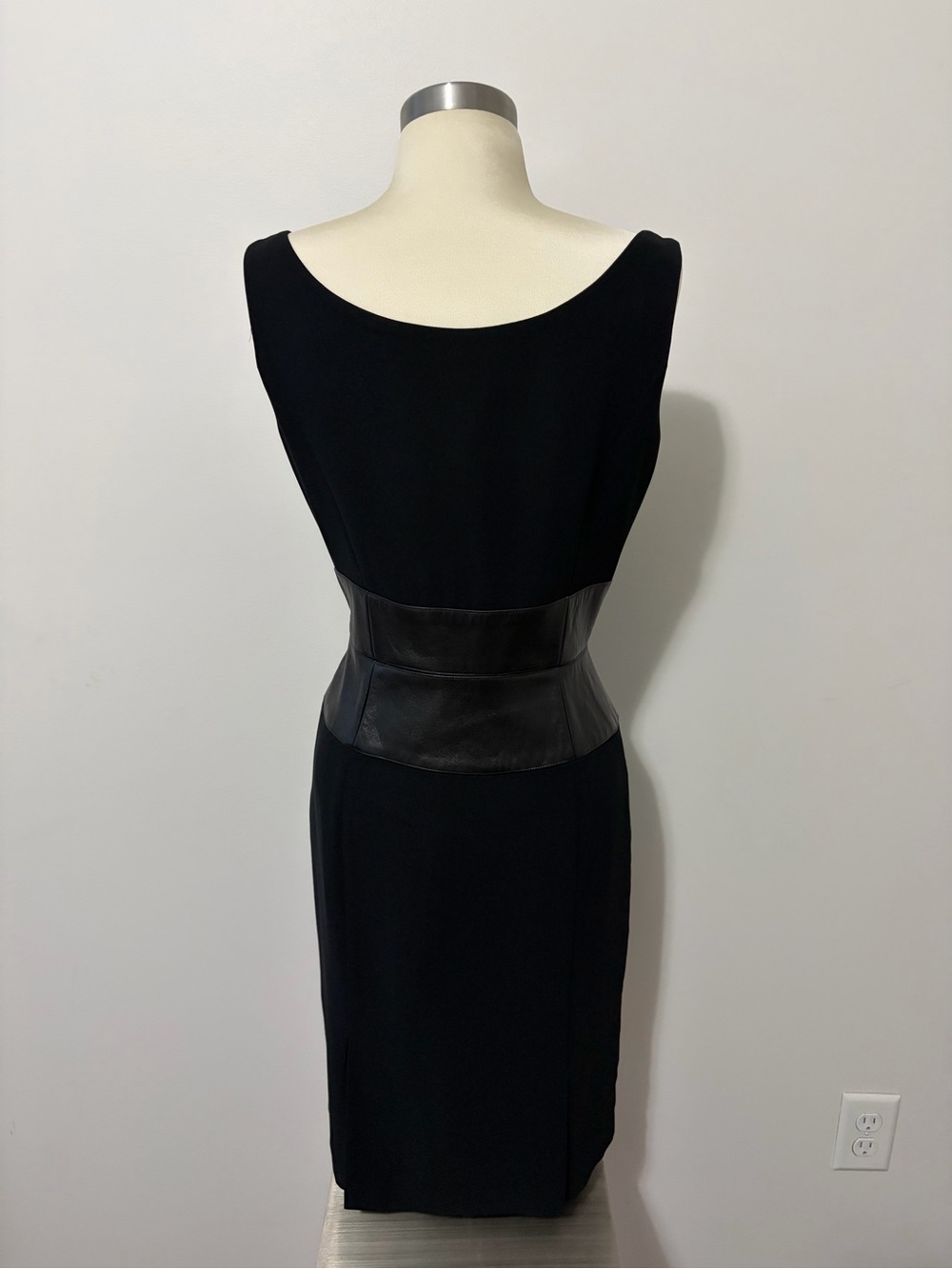 Vintage Liz Claiborne Black Sleeveless Midi Dress Leather Waist 8 Whimsigoth LBD - Picture 4 of 10